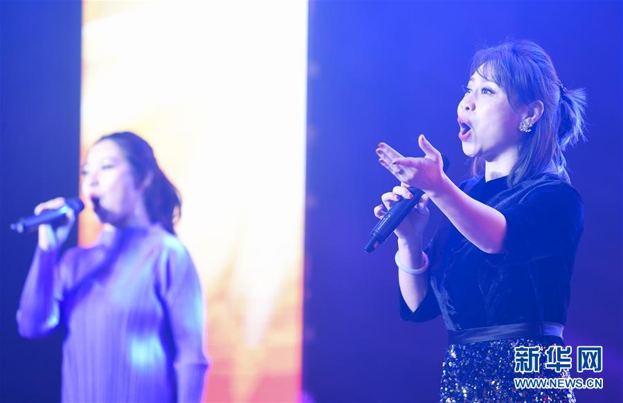 （新春走基层）（3）贫困县里的慰问演出