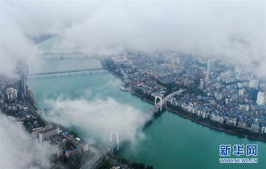 #(新华视界)(3) 广西柳州:梦幻柳江景如画