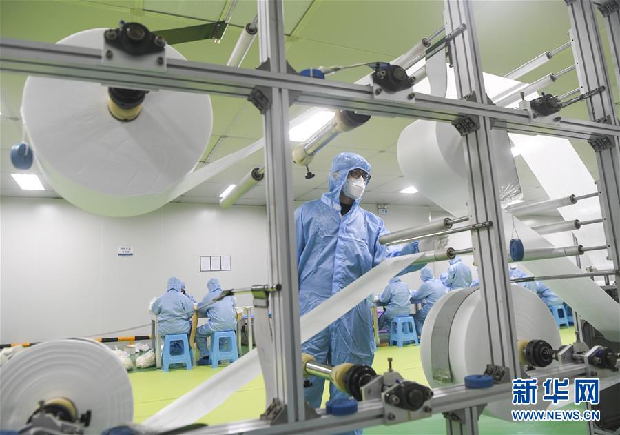 (聚焦疫情防控)(7)重庆:N95医用防护口罩生产忙