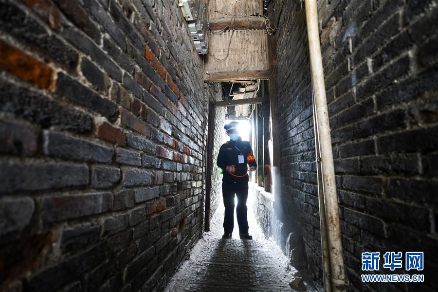 （聚焦疫情防控）（6）重庆古镇“活地图”彭剑的平凡坚守