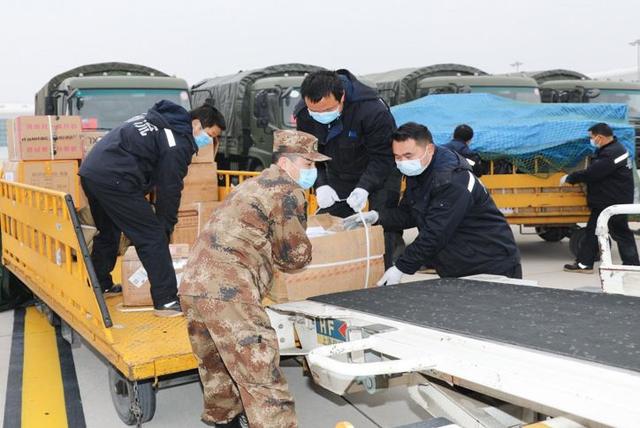 联勤保障部队紧急驰援武汉市5家方舱医院