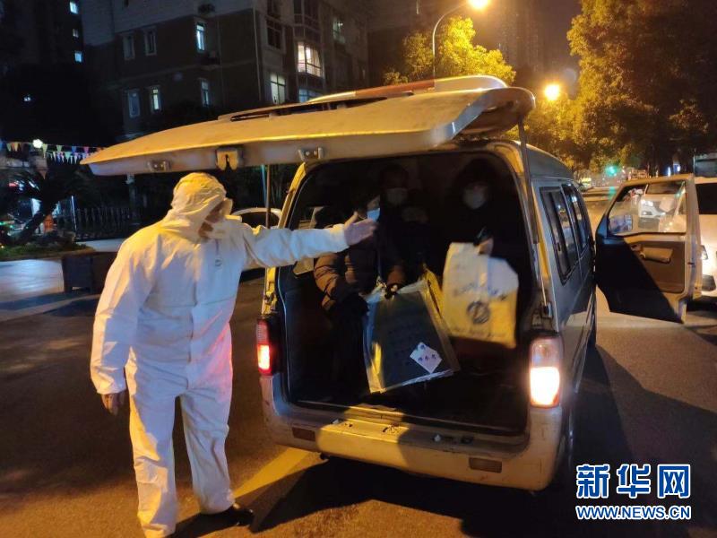 （新华全媒头条·图文互动）（9）战斗在党和人民最需要的地方——记奋战湖北抗疫一线的人民警察
