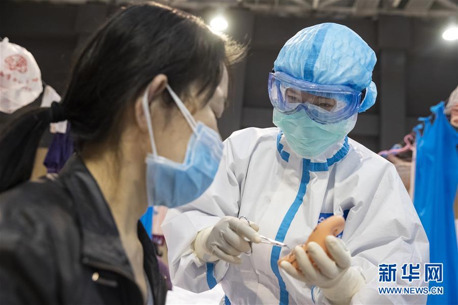 (聚焦疫情防控)(8)以中医治疗为主的武汉江夏方舱医院