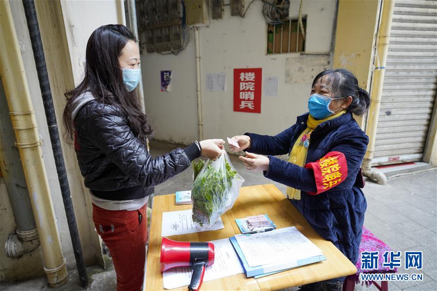 （聚焦疫情防控·图片故事）（2）重庆北碚：“楼院哨兵”助力疫情防控