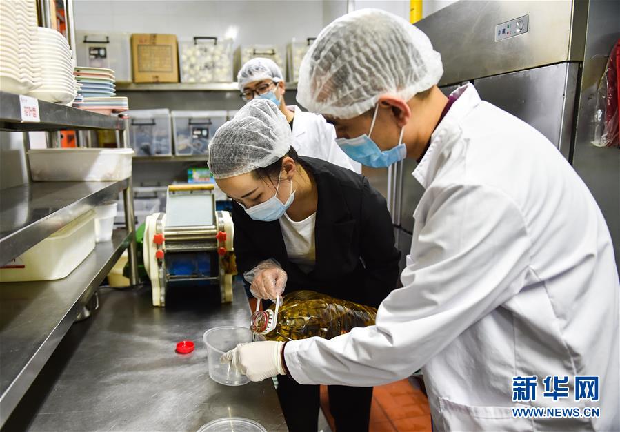 （社会）（3）山西太原：食材检测保障“舌尖上的安全”