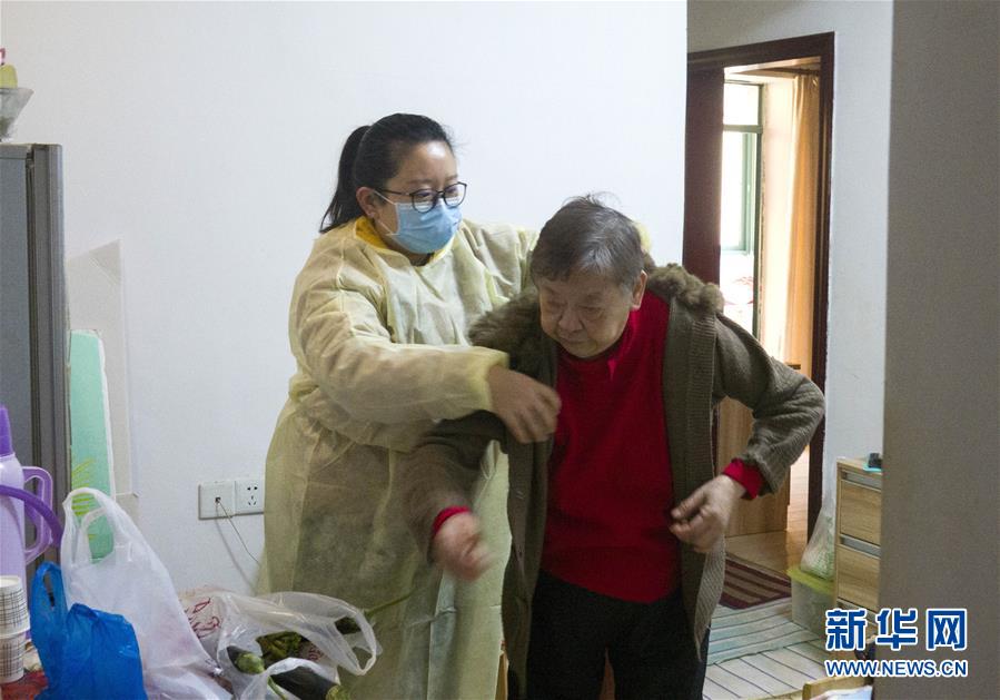 (新华全媒头条·图文互动)(11)巾帼英雄战疫魔——献给抗疫最前线的“半边天”