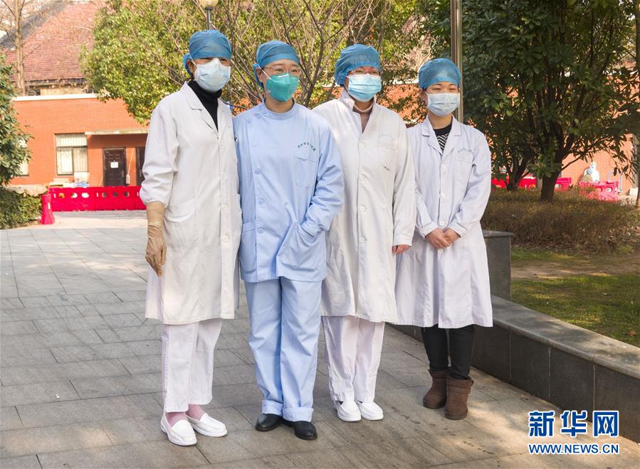 (新华全媒头条·图文互动)(8)巾帼英雄战疫魔——献给抗疫最前线的“半边天”