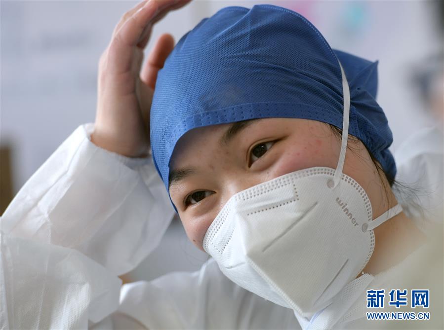 (新华全媒头条·图文互动)(15)巾帼英雄战疫魔——献给抗疫最前线的“半边天”
