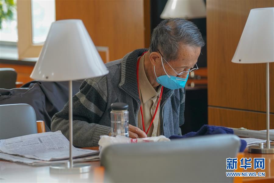 (社会)(7)长春:复开图书馆 市民品书香