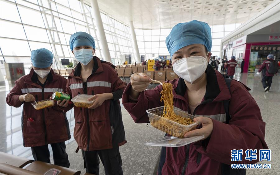 (聚焦疫情防控·新华视界)(8)“干了”这碗热干面,一路平安