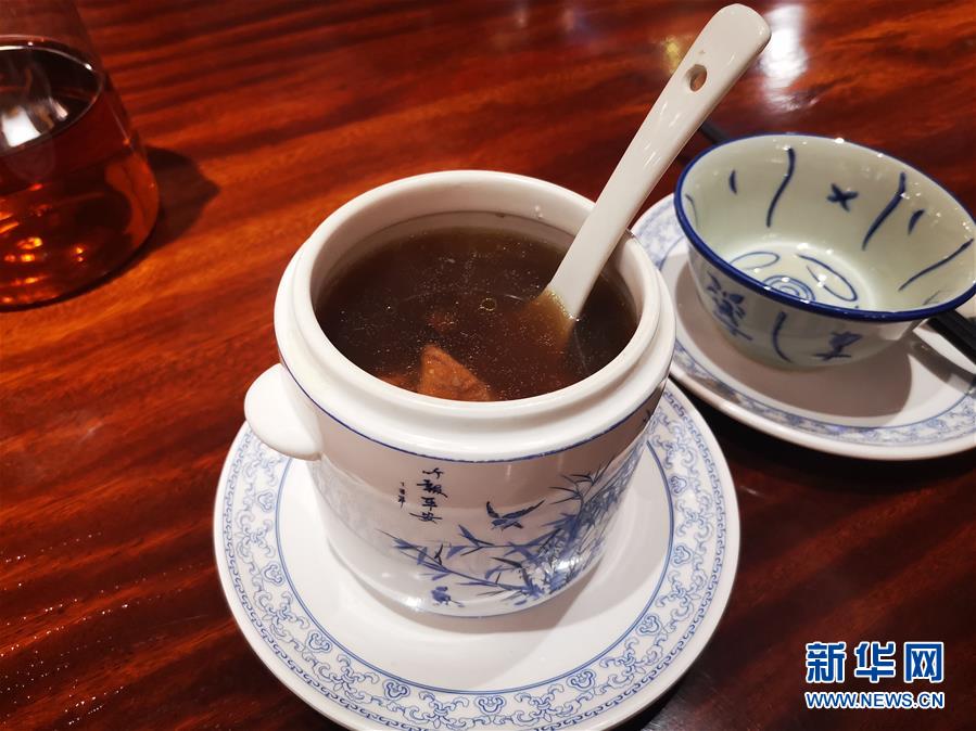 (新华全媒头条·图文互动)(4)一双公筷,能否“夹”出餐桌新文明?