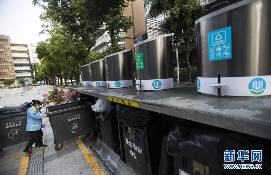 (社会)(2)地埋式垃圾桶助力环保城市建设