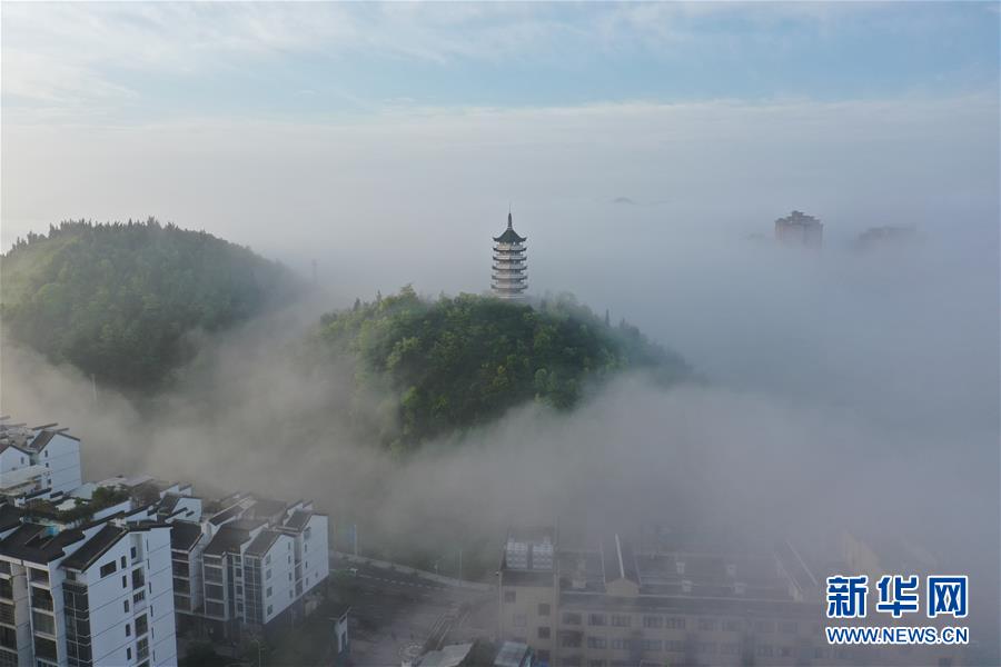 #（环境）（1）贵州福泉出现平流雾景观