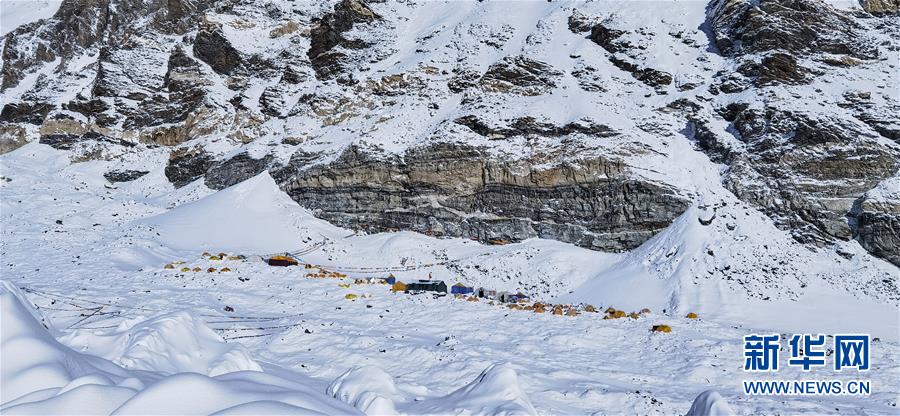 (2020珠峰高程测量)(3)冰雪世界的前进营地
