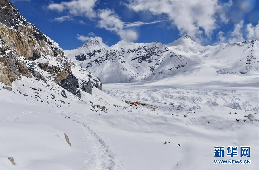 (2020珠峰高程测量)(7)冰雪世界的前进营地