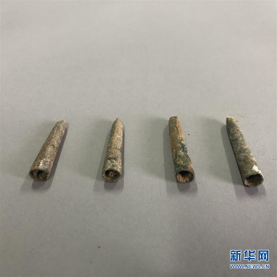 （图文互动）（2）黄河边发现大型古墓群 出土文物2000余件