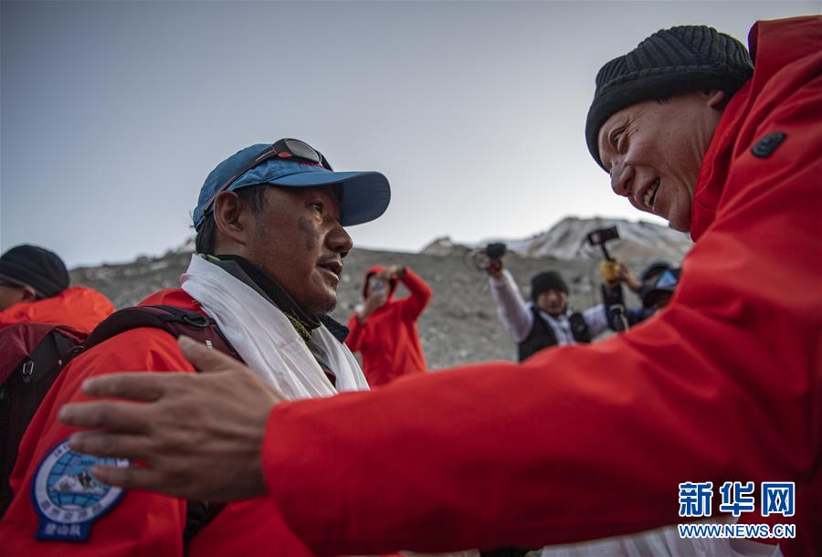 （2020珠峰高程测量）（4）2020珠峰高程测量登山队全体队员安全返回大本营