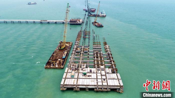 图为中国港湾印尼公司承建的印尼金光集团旗下OKI纸浆厂配套码头。　中国港湾 供图 摄