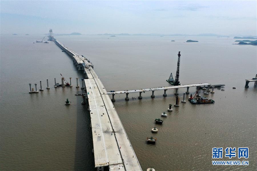 #(社会)(3)浙江舟山:越海造桥建通途