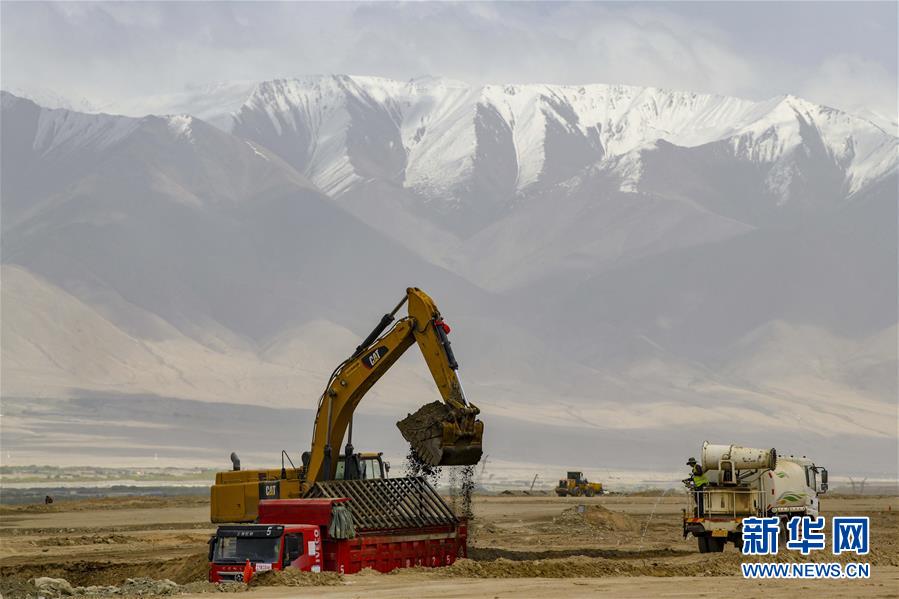 （经济）（2）新疆海拔最高机场建设顺利推进