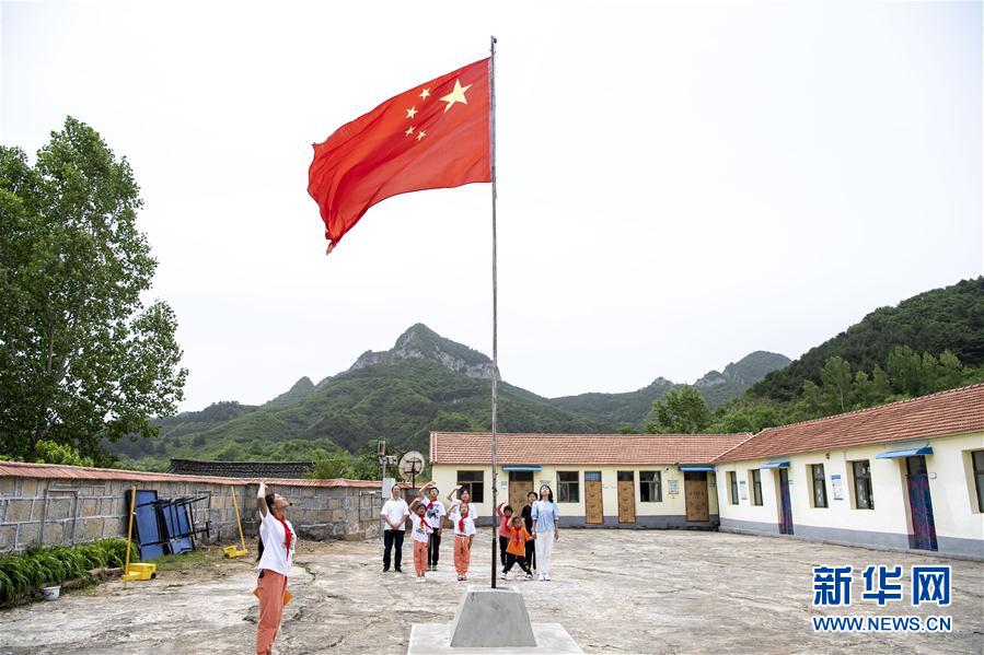 （图片故事）（13）太行山深处，迎来开学的日子