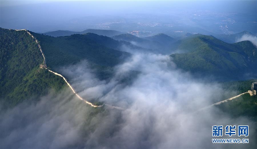(美丽中国)(2)古长城云海如画