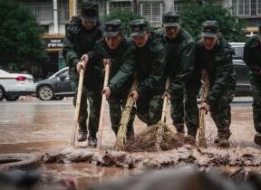 武警部队紧急投入南方多地洪涝灾害抢险