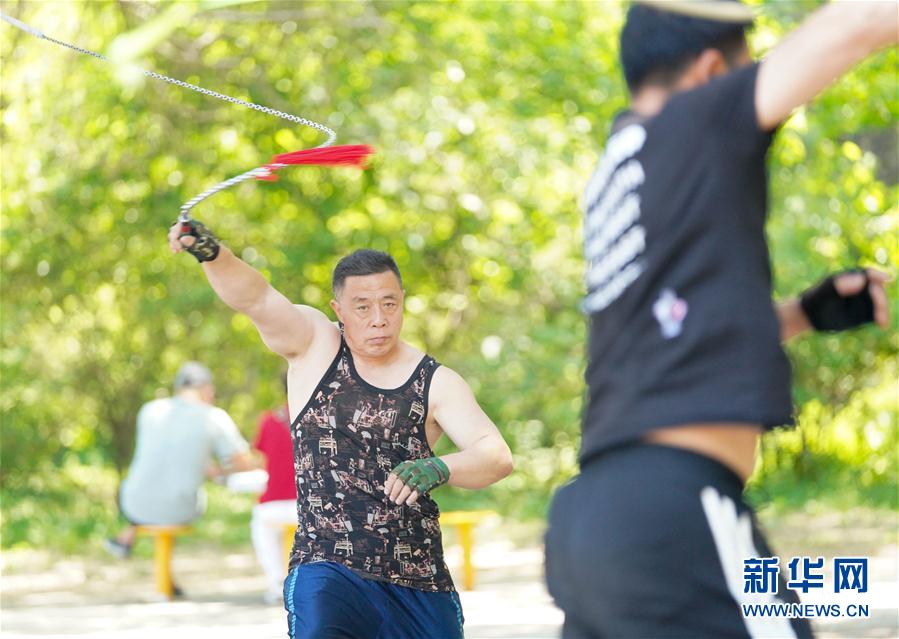 （体育）（3）全民健身——绿荫丛里的“健身房”