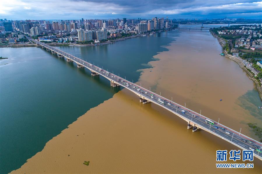 #（环境）（3）湖北襄阳：雨后汉江“泾渭分明”