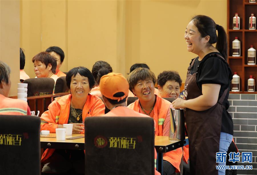 #（社会）（2）河南武陟：爱心面馆“爱心面”关爱环卫工人