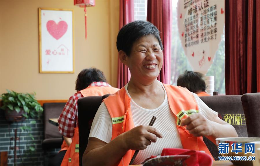 #（社会）（5）河南武陟：爱心面馆“爱心面”关爱环卫工人