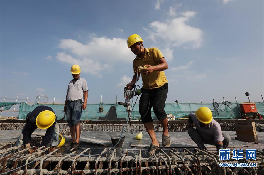 #（社会）（4）河南新密：国道改建工程施工忙