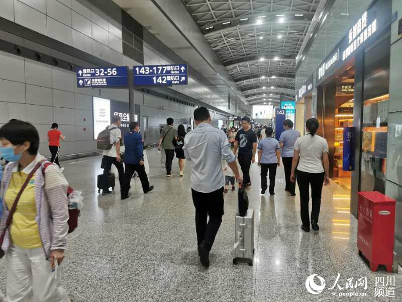 目前机场航站楼内秩序良好。成都双流机场供图