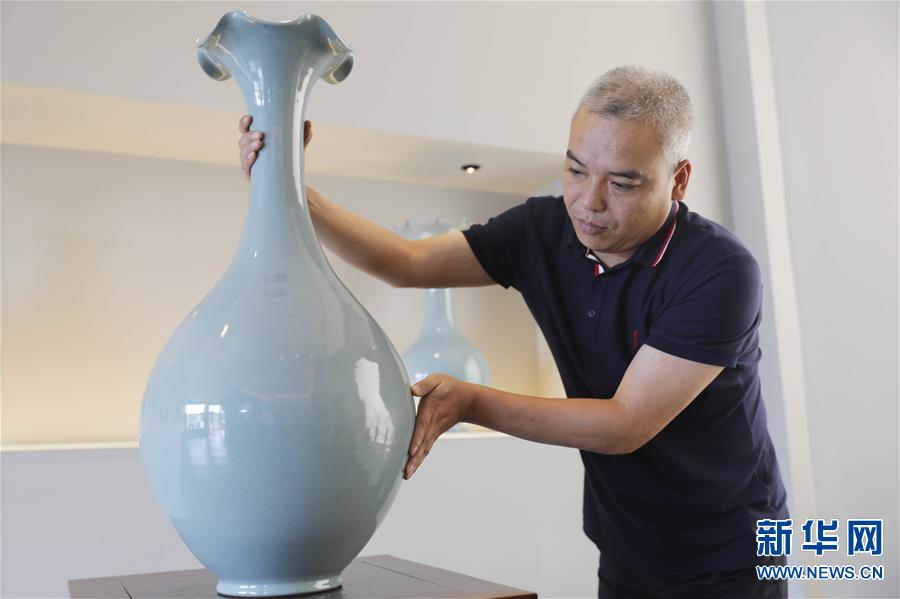 #（经济）（3）河南宝丰：研发汝瓷大器型 开拓市场新领域