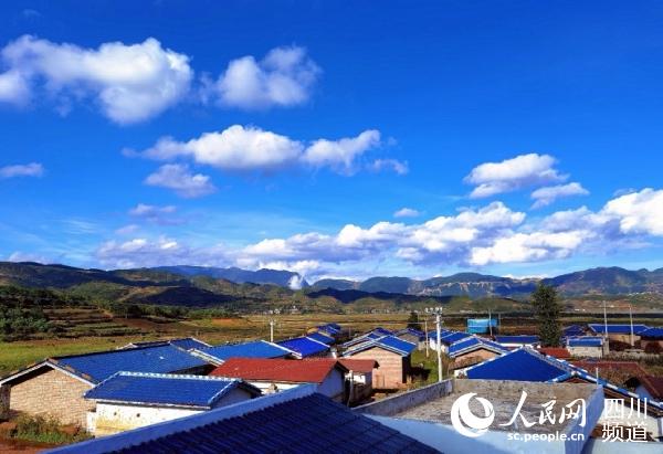美丽的火灯村。受访者供图