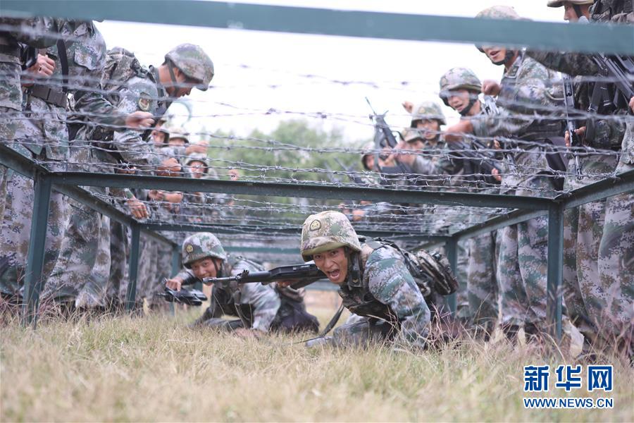 （在习近平强军思想指引下·我们在战位报告·图文互动）（3）千里移防，铁心跟党走——南部战区陆军第75集团军某红军旅政治建军、练兵备战记事