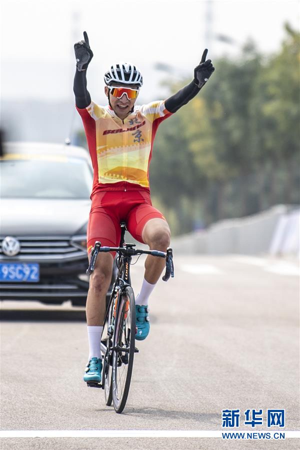 （体育）（3）自行车——2020环太原公路自行车赛开赛