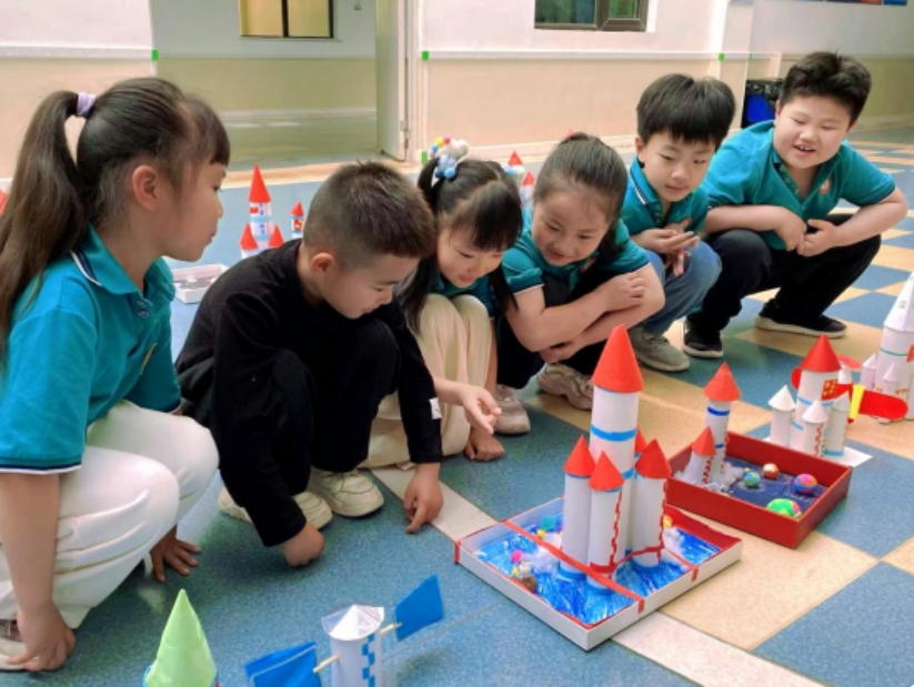商丘市第二实验小学附属幼儿园恒大分园开展“中国航天日”主题活动