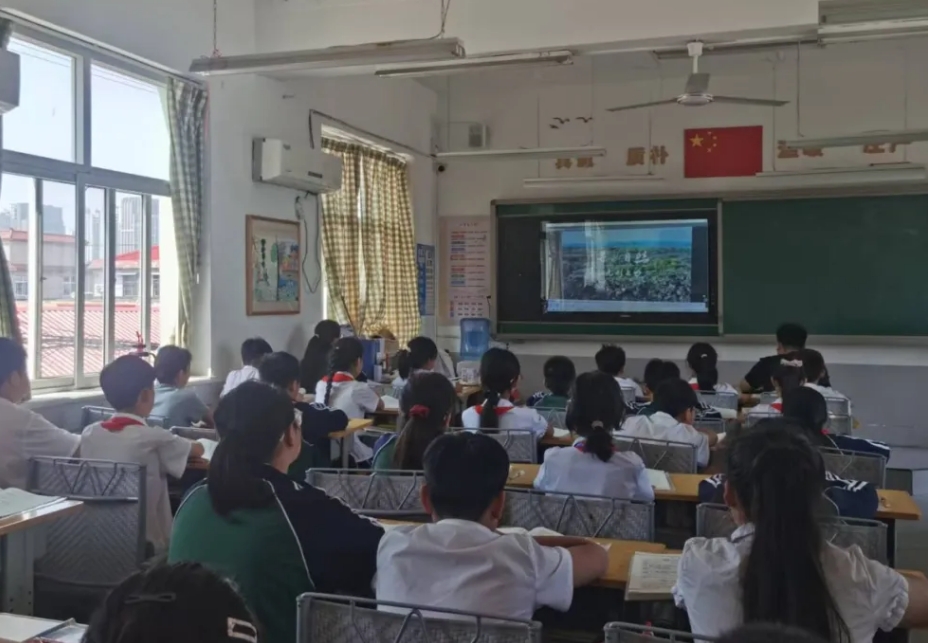 科普启航 光影筑梦丨爆台寺小学学生共赴科学光影之旅