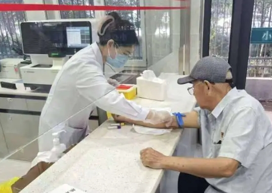 鸡泽县 | 致敬老兵显真情 健康体检暖人心
