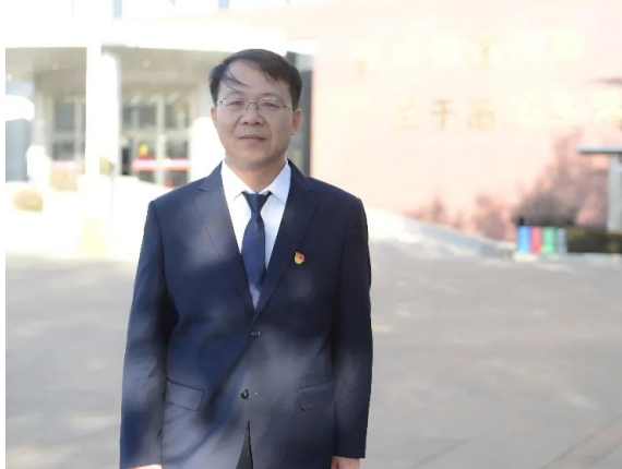 潞安化工余吾煤业以责任为笔 绘就安全底色——记公司2024年度“安全生产模范”安监处祁艳东