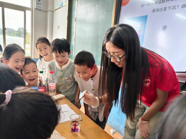 Light Up筑梦实践团赴河南支教纪实：播撒希望种子，陪伴孩童成长