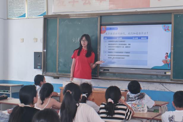 Light Up筑梦实践团赴河南支教纪实：播撒希望种子，陪伴孩童成长