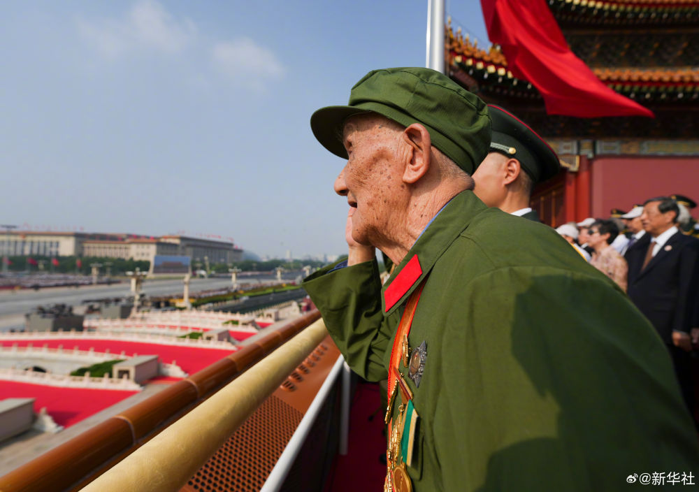 致敬抗战老兵