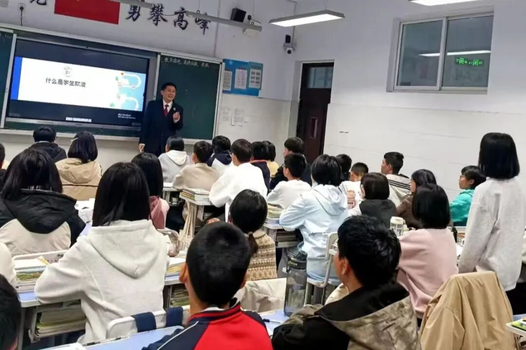  鸡泽县人民检察院金秋送法进校园