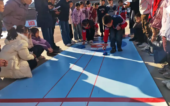 鸡泽县第五实验小学成功举办校园科技节点燃学生科学梦想