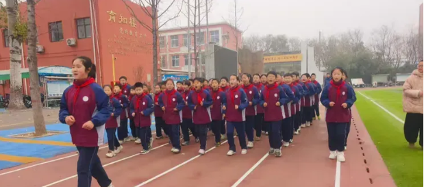 鸡泽县实验小学举行行为习惯展示赛