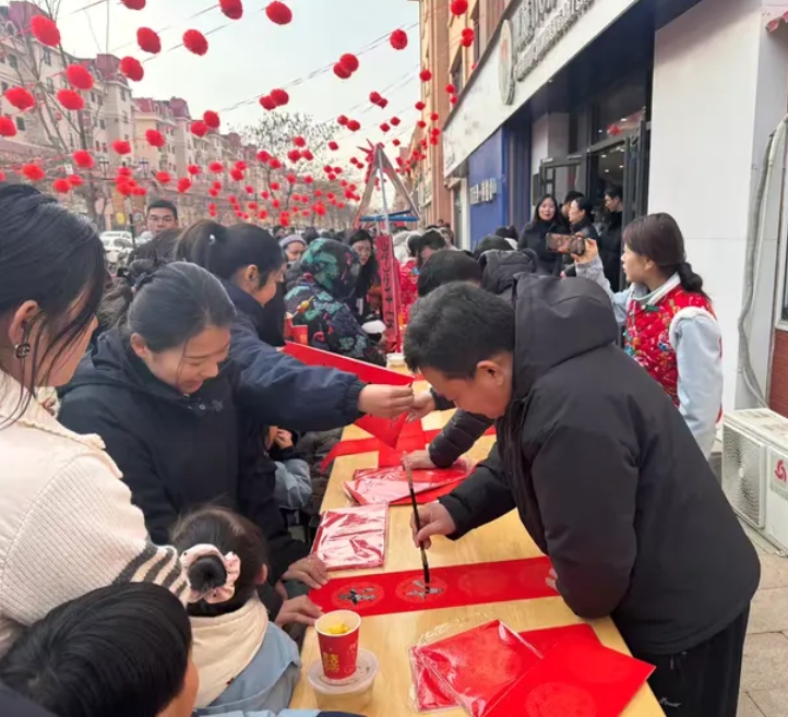 鸡泽椒乡南社区举办迎元旦红红火火赶大集活动