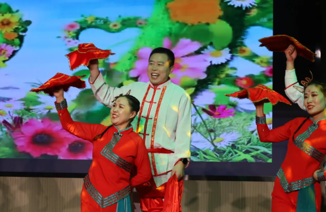 邯郸曲周一中举办迎新春教职工联欢会