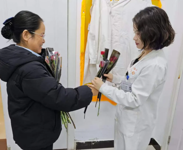 邯郸鸡泽园区医院妇女节慰问一线医务人员